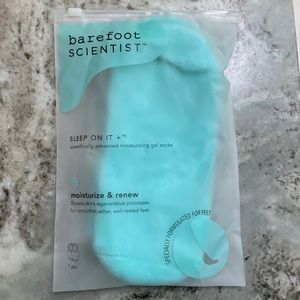 barefoot Scientist Moisturizing gel socks